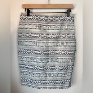 THE LIMITED White & Blue Pattern Pencil Skirt | Size 8